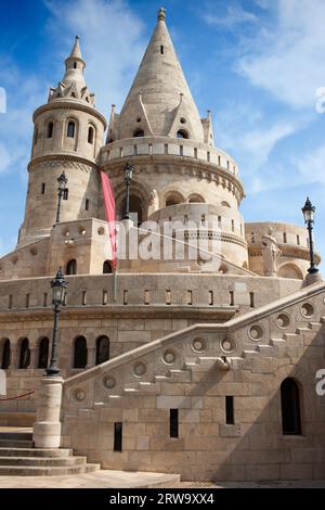 Conçu dans le Bastion des pêcheurs du 19e siècle (hongrois : Halaszbastya) à Budapest, Hongrie Banque D'Images