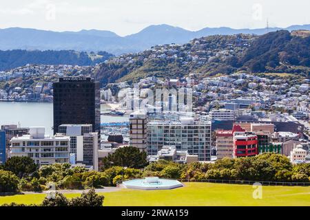 Vue sur les gratte-ciel et le port de Wellington depuis l'observatoire carter et le téléphérique à Wellington, en Nouvelle-Zélande Banque D'Images