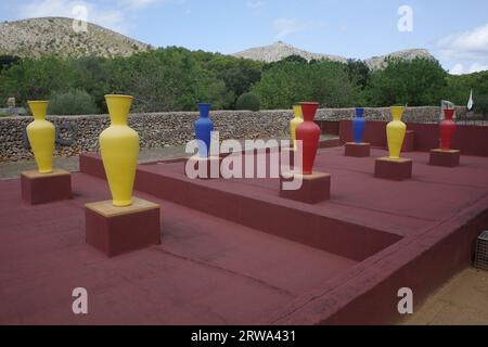 Alcudia, Espagne - 30 août 2023 : vases Cermic au musée d'art Museu sa Bassa Blanca Banque D'Images