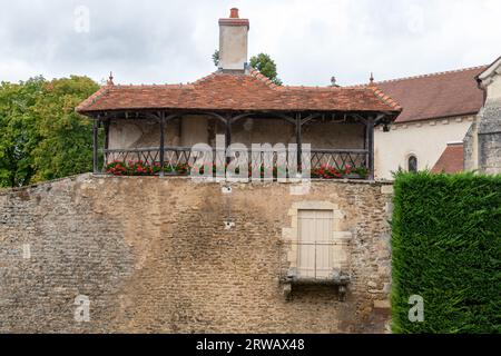 Une Maison de Moat à Chateaux Epoisses dans le département de Côte-d'Or de Bourgogne France. Banque D'Images