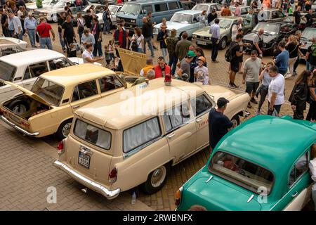 Sofia, Bulgarie - 17 septembre 2023 : défilé rétro d'automne des voitures anciennes ou anciennes, voiture rétro Banque D'Images