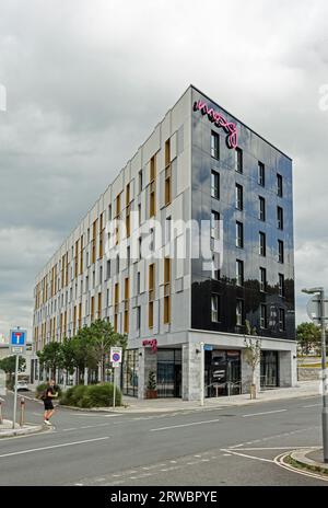 L'hôtel Moxy récemment ouvert à Millbay Road à Plymouth. Faisant partie de l'organisation Marriott, le Moxy est promu comme un hôtel Lifestyle. Près du CIT Banque D'Images