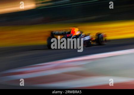Singapour, Singapour. 17 septembre 2023. Max Verstappen des pays-Bas pilote la (1) Oracle Red Bull Racing RB19 lors du Grand Prix de F1 de Singapour sur le circuit de Marina Bay Street. Crédit : SOPA Images Limited/Alamy Live News Banque D'Images