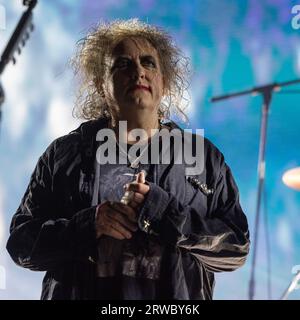 Chicago, États-Unis. 17 septembre 2023. Robert Smith de The Cure pendant le Riot Fest Music Festival le 17 septembre 2023, à Chicago, Illinois (photo de Daniel DeSlover/Sipa USA) crédit : SIPA USA/Alamy Live News Banque D'Images