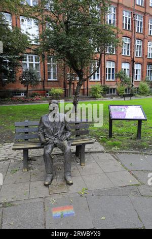 Statue d'Alan Turring dans les jardins de Sackville, Manchester City, Angleterre, Royaume-Uni Banque D'Images
