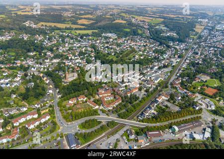 Vue aérienne, vue sur la ville avec catholic St. L'église de Marie et evang. collégiale, Fröndenberg, région de la Ruhr, Rhénanie du Nord-Westphalie, Allemagne, adoration Banque D'Images