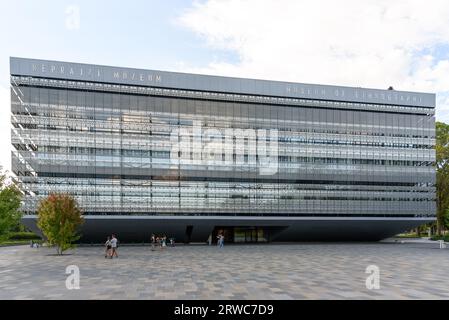 L'entrée sud-est du nouveau Musée d'Ethnographie de Budapest, Hongrie Banque D'Images