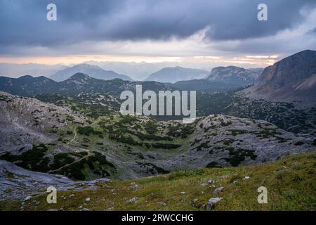 Vue de Simonyhütte vers la haute-Autriche au Dachstein Massiv Banque D'Images