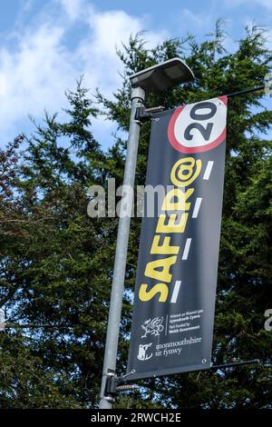 Le gouvernement gallois introduit une limite de vitesse urbaine de 20 mph pour promouvoir la sécurité routière Banque D'Images