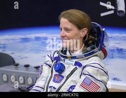 Baïkonour , Kazakhstan. 15 septembre 2023. L'astronaute de la NASA Loral O'Hara lors des contrôles de pression de la combinaison Sokol avant le lancement à bord de la sonde russe Soyouz MS-24 au cosmodrome de Baïkonour, le 15 septembre 2023 à Baïkonour, Kazakhstan. Les membres de l'équipage de l'expédition 70 Loral O'Hara, les cosmonautes Oleg Kononenko et Nikolai Chub de Roscosmos partent pour la Station spatiale internationale. Crédit : Bill Ingalls/NASA/Alamy Live News Banque D'Images