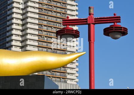 Le siège le plus reconnaissable d'Asahi Group Holdings, Ltd. Conçu par Philippe Starck, Tokyo JP Banque D'Images