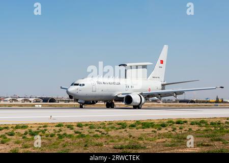 Konya, Turquie - 07 01 2021 : un Boeing 737 AEW&C MESA Airborne Warning and Control (AEW&C) atterrit pendant l'exercice Anatolian Eagle Air Force 2021 Banque D'Images