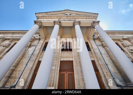 Istanbul, Turquie - septembre 16 2023 : Musées d'archéologie d'Istanbul. Le complexe de trois musées contient plus d'un million de pièces d'époques différentes Banque D'Images