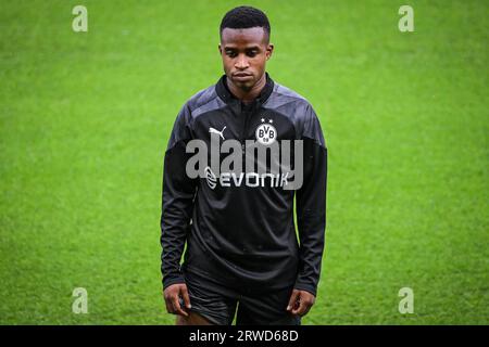 Paris, France, France. 18 septembre 2023. Youssoufa MOUKOKO du Borussia Dortmund lors d'une séance d'entraînement du Borussia Dortmund au Parc des Princes Stadium le 18 septembre 2023 à Paris, France. (Image de crédit : © Matthieu Mirville/ZUMA Press Wire) USAGE ÉDITORIAL SEULEMENT! Non destiné à UN USAGE commercial ! Banque D'Images