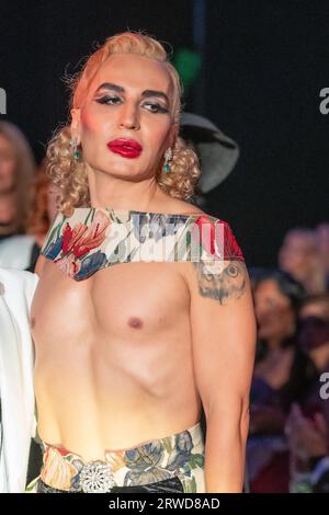 Elton Ilirjani marche au défilé de la Fashion week SS24 à Londres, Angleterre, le 15 septembre 2023 (photo de David Warren /Sipa? USA) crédit : SIPA USA/Alamy Live News Banque D'Images