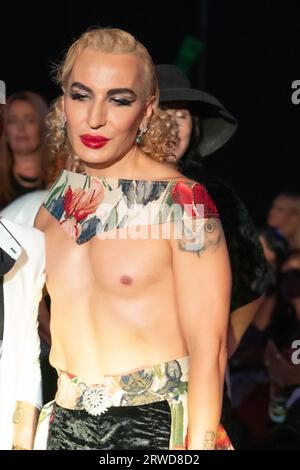 Elton Ilirjani marche au défilé de la Fashion week SS24 à Londres, Angleterre, le 15 septembre 2023 (photo de David Warren /Sipa? USA) crédit : SIPA USA/Alamy Live News Banque D'Images