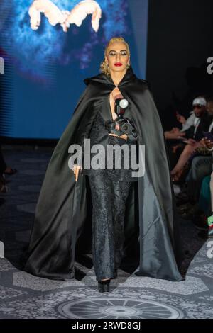 Elton Ilirjani marche au Malan Breton London Fashion week SS24 Runway Show à Londres, Engliand le 15 septembre 2023 (photo de David Warren /Sipa? USA) crédit : SIPA USA/Alamy Live News Banque D'Images