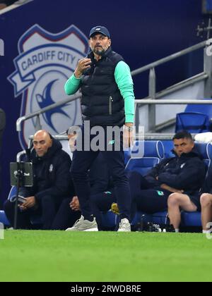 Cardiff, Royaume-Uni. 16 septembre 2023. Erol Bulut, le Manager de Cardiff City réagit pendant le match. Match de championnat EFL Skybet, Cardiff City contre Swansea City au Cardiff City Stadium à Cardiff, pays de Galles, le samedi 16 septembre 2023. Cette image ne peut être utilisée qu'à des fins éditoriales. Usage éditorial uniquement, photo par Andrew Orchard/Andrew Orchard photographie sportive/Alamy Live News crédit : Andrew Orchard photographie sportive/Alamy Live News Banque D'Images