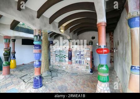 Hundertwasser WC à Kawakawa, Nouvelle-Zélande Banque D'Images