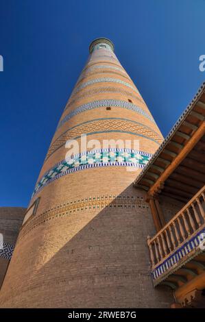 Grand minaret de la ville de Khiva en Ouzbékistan Banque D'Images