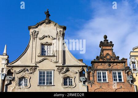 Haut orné d'un tenement maisons de la vieille ville de Gdansk, Pologne Banque D'Images