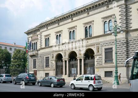 Bâtiment Banca DItalia à Bergame, Lombardie. Banca dItalia (en italien pour Bank of Italy) est la banque centrale de l'Italie et fait partie du système européen Banque D'Images