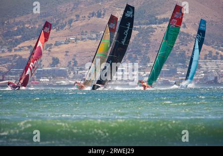 Volvo Ocean 2012 Race Yachts au Cap Banque D'Images