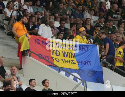 Bordeaux, France. 17 septembre 2023. Supporters ROUMANIE lors de la coupe du monde 2023, poule B match de rugby entre L'AFRIQUE DU SUD et LA ROUMANIE le 17 septembre 2023 au Matmut Atlantique à Bordeaux, France - photo Laurent Dairys/DPPI crédit : DPPI Media/Alamy Live News Banque D'Images