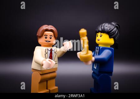 Les cols blancs reçoivent le prix de l'employé du mois Banque D'Images