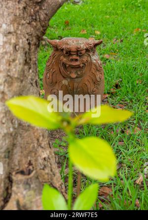 Statue de lion Shisa pour protéger les maisons des mauvais esprits, îles Yaeyama, Ishigaki, Japon Banque D'Images