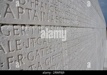 Noms des personnes tombées sur le Monument commémoratif du Canada à Vimy à la crête de Vimy. Vimy, France. Banque D'Images