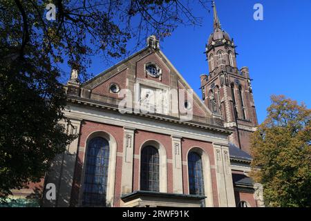 Krefeld en Allemagne. Église catholique Saint-Denis (St. Dionysius) dans le quartier de Stadtmitte. Banque D'Images