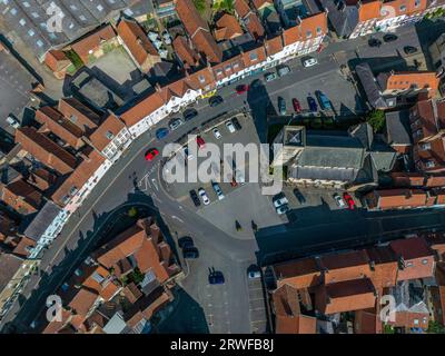 Vue aérienne de la place du marché dans la ville de Malton dans le North Yorkshire, nord-est de l'Angleterre. Banque D'Images