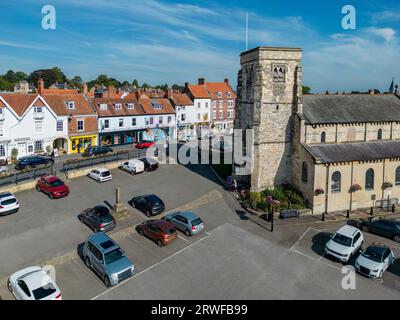 Vue aérienne de la place du marché dans la ville de Malton dans le North Yorkshire dans le nord-est de l'Angleterre. Banque D'Images