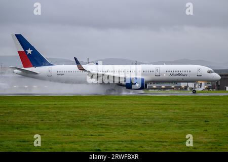 Une visite aérienne rare et inhabituelle à l'aéroport d'Édimbourg, ou tout autre aéroport en dehors des États-Unis, 'Testbedd' N473AP L3Harris technologies Boeing 757-26D(WL), Écosse. Banque D'Images