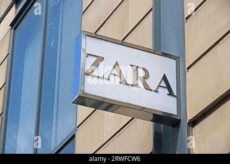 Signe devant le magasin Zara, York Banque D'Images