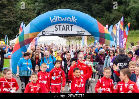 Les gens qui participent au Kiltwalk Edinburgh Banque D'Images