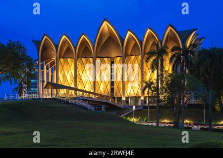Bornéo cultures Museum, une partie du complexe du musée Sarawak à Kuching, Malaisie Banque D'Images