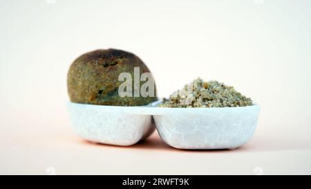 Rajasthani cuisine traditionnelle Dal Baati aussi connu sous le nom de Dal Bati ou Daal Baati Churma. Il est populaire au Rajasthan, Uttar Pradesh et Madhya Pradesh. Banque D'Images