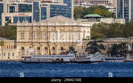 Istanbul, Turquie, 11 septembre 2023 : magnifique palais Dolmabahce, ville d'Istanbul, Banque D'Images