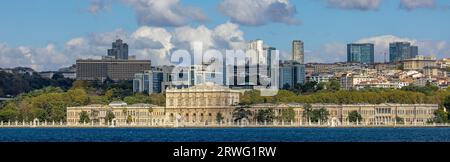 Istanbul, Turquie, 11 septembre 2023 : magnifique palais Dolmabahce, ville d'Istanbul, Banque D'Images