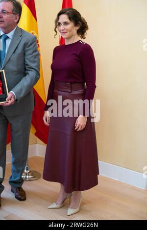 La Présidente de la Communauté de Madrid, Isabel Diaz Ayuso, et le Président de la région bruxelloise Rudi Vervoort, lors d’une réunion à la Casa de C. Banque D'Images