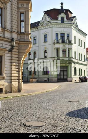 Ville tchèque de Zatec (sur la photo du 1 octobre 2020, maisons sur la banlieue de Prague à Zatec), paysage de houblon Zatec font partie de World Cultural et Banque D'Images