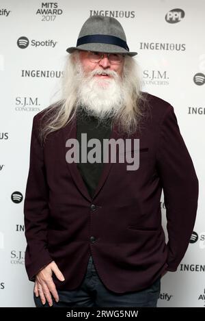 Londres, Royaume-Uni. 06 novembre 2017. Paddy McAloon assiste à la 26e cérémonie annuelle des Music Industry Trust Awards qui se tient au Grosvenor House Hotel à Londres, en Angleterre. (Photo Fred Duval/SOPA Images/Sipa USA) crédit : SIPA USA/Alamy Live News Banque D'Images