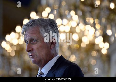 Bruxelles, Belgique. 19 septembre 2023. Roi Philippe - Filip de Belgique photographié lors d'une audience royale avec douze héros de l'initiative Be Heroes, au Palais Royal, à Bruxelles, le mardi 19 septembre 2023. Avec le soutien du roi et ministre de l'intérieur Verlinden, l'initiative citoyenne Be Heroes était à la recherche de héros du quotidien qui font une grande différence avec de petites actions et qui, loin de toute l'attention, donnent le meilleur d'eux-mêmes pour aider les autres. BELGA PHOTO ERIC LALMAND crédit : Belga News Agency/Alamy Live News Banque D'Images