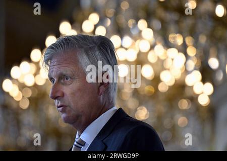 Bruxelles, Belgique. 19 septembre 2023. Roi Philippe - Filip de Belgique photographié lors d'une audience royale avec douze héros de l'initiative Be Heroes, au Palais Royal, à Bruxelles, le mardi 19 septembre 2023. Avec le soutien du roi et ministre de l'intérieur Verlinden, l'initiative citoyenne Be Heroes était à la recherche de héros du quotidien qui font une grande différence avec de petites actions et qui, loin de toute l'attention, donnent le meilleur d'eux-mêmes pour aider les autres. BELGA PHOTO ERIC LALMAND crédit : Belga News Agency/Alamy Live News Banque D'Images