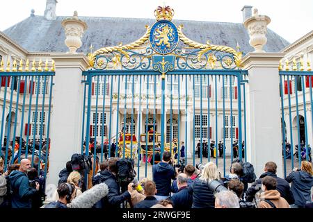 La Haye, Niederlande. 19 septembre 2023. Presse au Palais Noordeinde à la Haye, le 19 septembre 2023, après que le roi a parlé pendant le Vergadering der Staten-Generaal The Troonrede, il contient les plans les plus importants des gouvernements pour l'année à venir crédit : Albert Nieboer/Netherlands OUT/point de vue OUT/dpa/Alamy Live News Banque D'Images