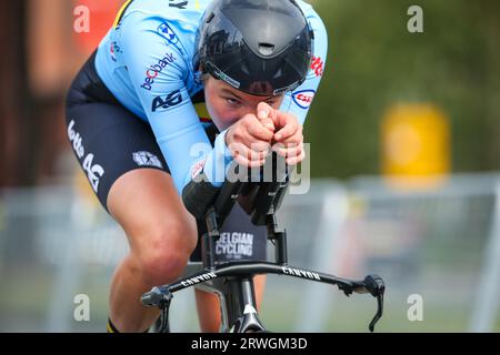 Nieuw Amsterdam, pays-Bas. 19 septembre 2023. La belge Julie de Wilde de de Fenix-Deceuninck photographiée en action lors d'une séance d'entraînement, avant la course contre la montre aux Championnats d'Europe sur route de l'UEC, à Nieuw-Amsterdam, province de Drenthe, Nord-est des pays-Bas, mardi 19 septembre 2023. Les championnats d'Europe de cyclisme se déroulent du 20 au 24 septembre. BELGA PHOTO DAVID PINTENS crédit : Belga News Agency/Alamy Live News Banque D'Images