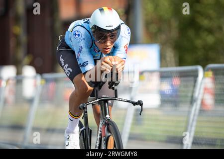 Nieuw Amsterdam, pays-Bas. 19 septembre 2023. Le Belge sente Sentjens photographié en action lors d’une séance d’entraînement, avant la course contre la montre aux Championnats d’Europe sur route de l’UEC, à Nieuw-Amsterdam, dans la province de Drenthe, au Nord-est des pays-Bas, mardi 19 septembre 2023. Les championnats d'Europe de cyclisme se déroulent du 20 au 24 septembre. BELGA PHOTO DAVID PINTENS crédit : Belga News Agency/Alamy Live News Banque D'Images