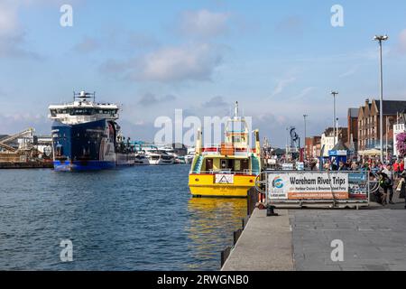 Cemex Go innovation - IMO 9848675 Aggregate Dredge in Poole Harbour / Quay, Dorset, Angleterre, Royaume-Uni Banque D'Images